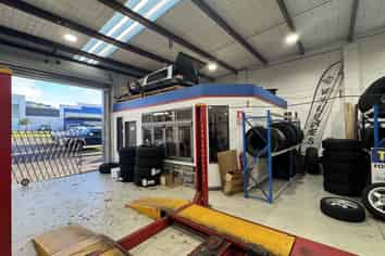 Functional road-front industrial – 228sqm