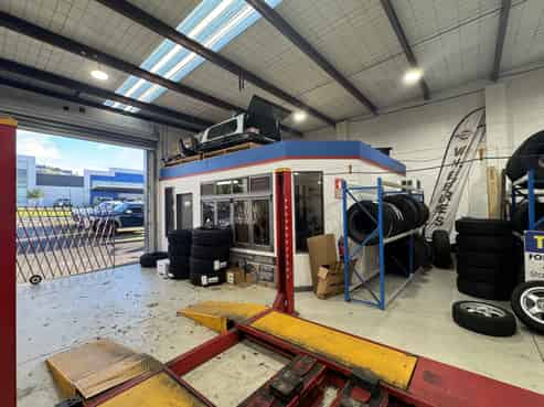 Functional road-front industrial – 228sqm