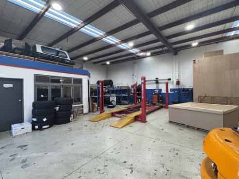 Functional road-front industrial – 228sqm