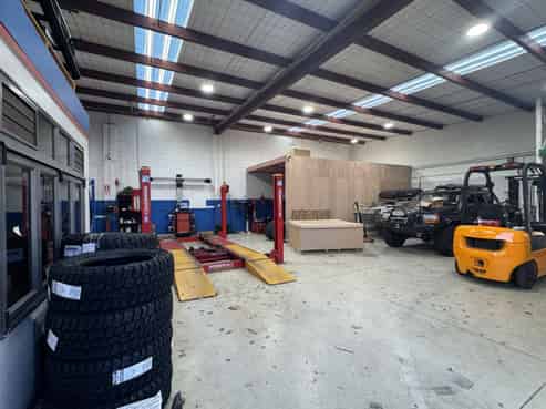 Functional road-front industrial – 228sqm