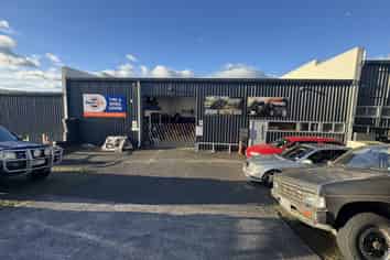Functional road-front industrial – 228sqm