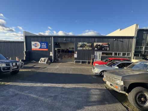 Functional road-front industrial – 228sqm