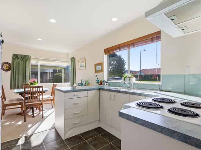 8 Webb Place, Papamoa Beach