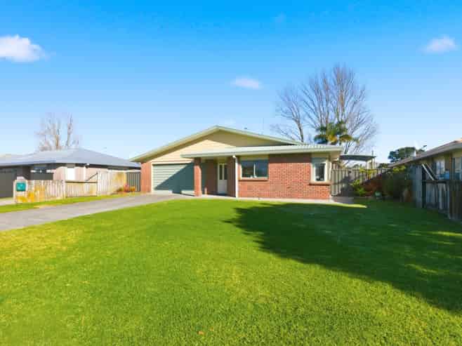 8 Webb Place, Papamoa Beach