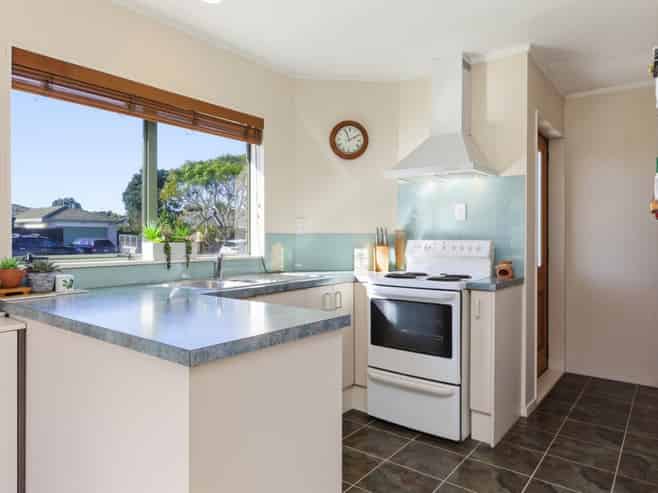 8 Webb Place, Papamoa Beach