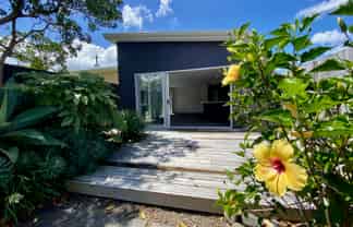 18 Warwick Place, Brookfield