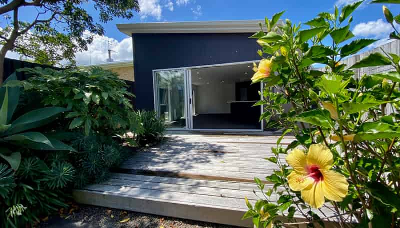 18 Warwick Place, Brookfield