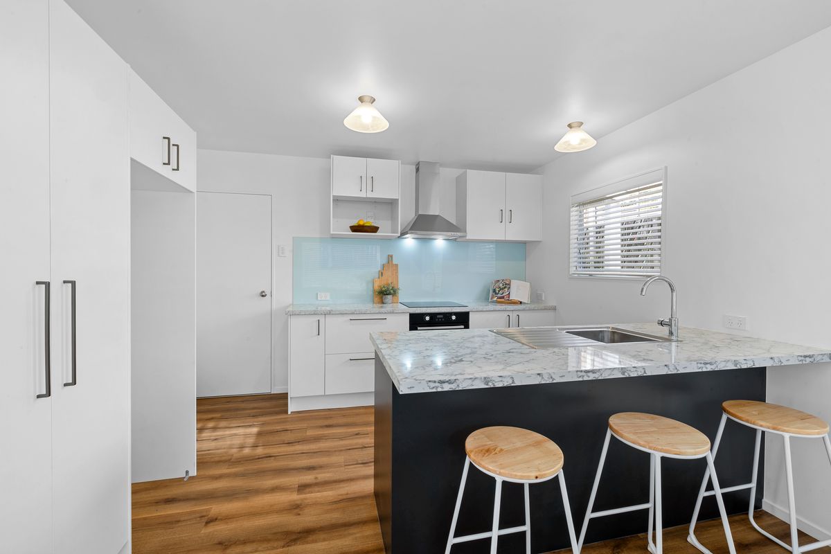 RENOVATED & READY IN STRANDON - Mehr