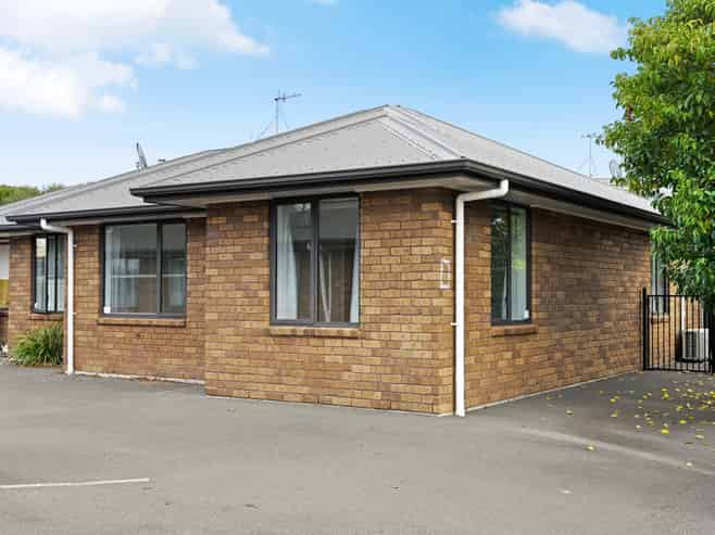 1/240 Old Farm Road, Hillcrest