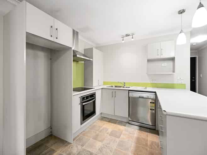 1/240 Old Farm Road, Hillcrest