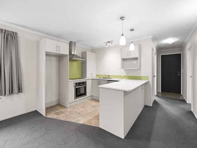 1/240 Old Farm Road, Hillcrest