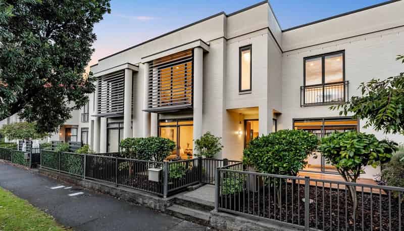 52 Bluegrey Avenue, Stonefields