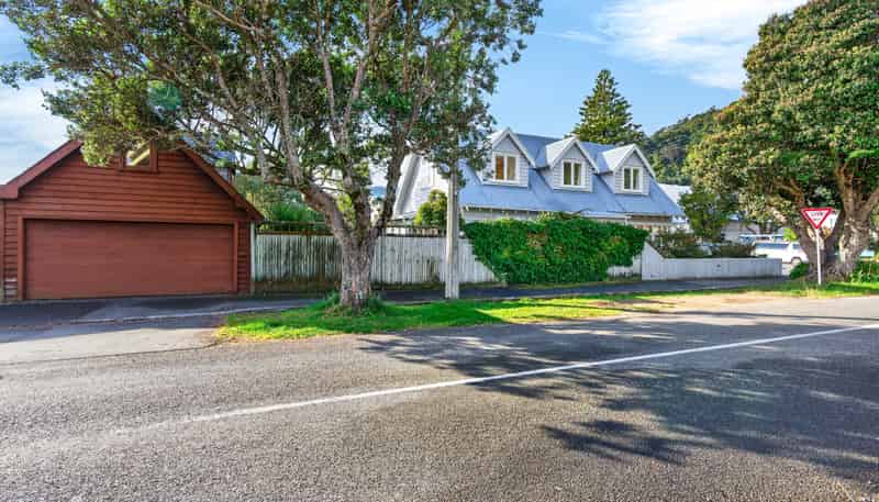 44 Oroua Street, Eastbourne