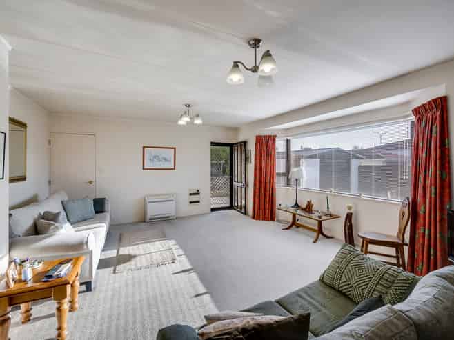 2/290 Kennedy Road, Onekawa