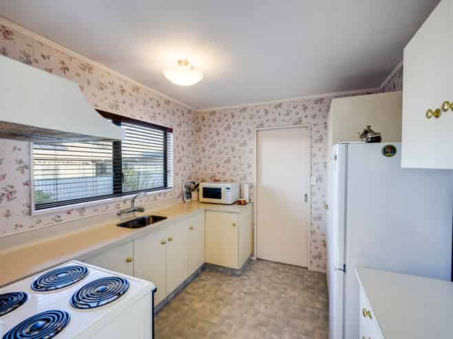 2/290 Kennedy Road, Onekawa