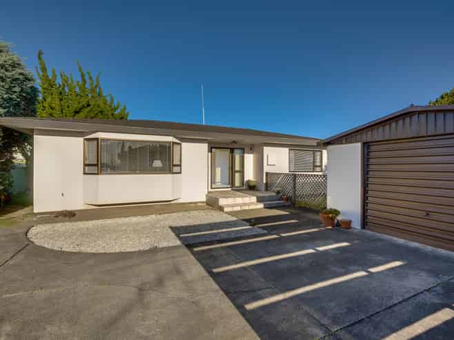 2/290 Kennedy Road, Onekawa