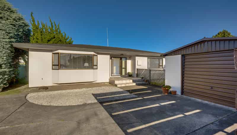 2/290 Kennedy Road, Onekawa