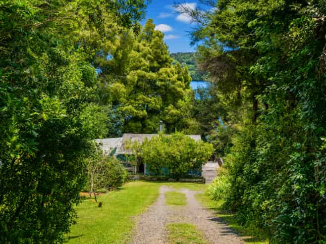 32 Clinton Road, Matakana