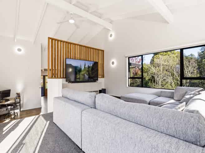 21 Kahurangi Drive, Rangatira Park