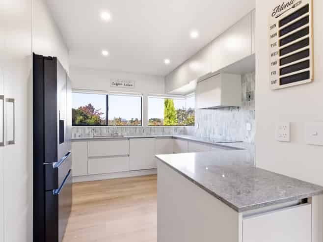 21 Kahurangi Drive, Rangatira Park