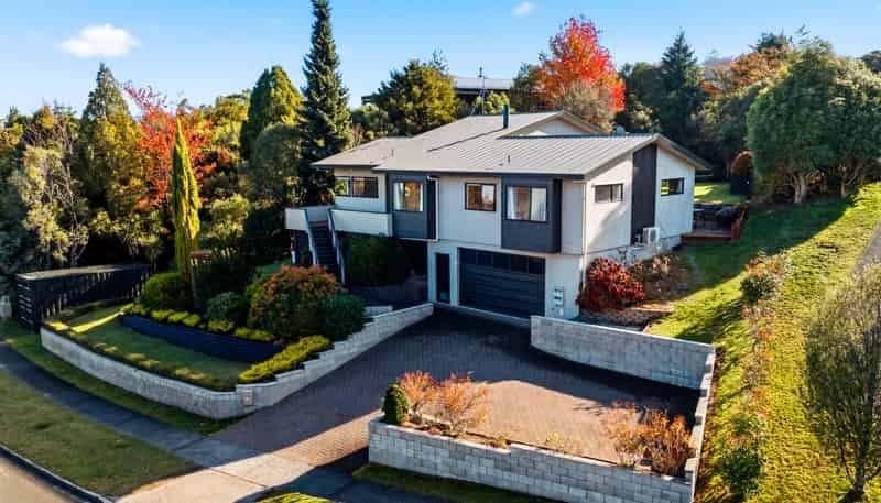 21 Kahurangi Drive, Rangatira Park
