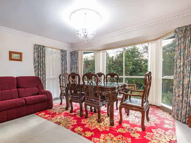 184 Amberley Avenue, Highbury