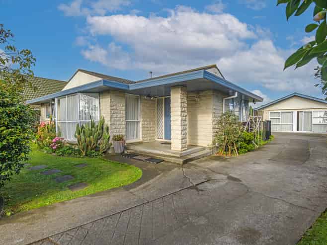 184 Amberley Avenue, Highbury