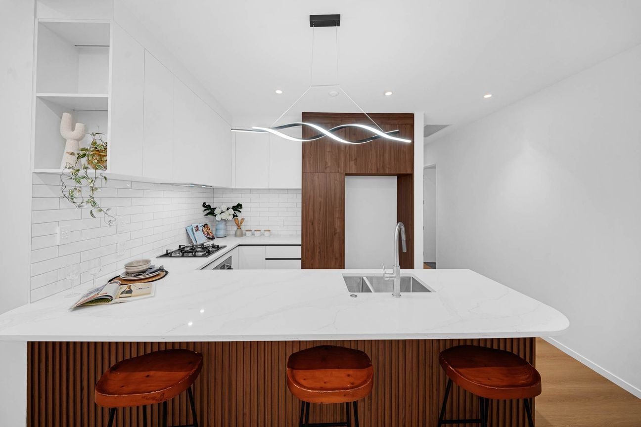Modern Luxury Meets Multi-Generational Living - Widok 3