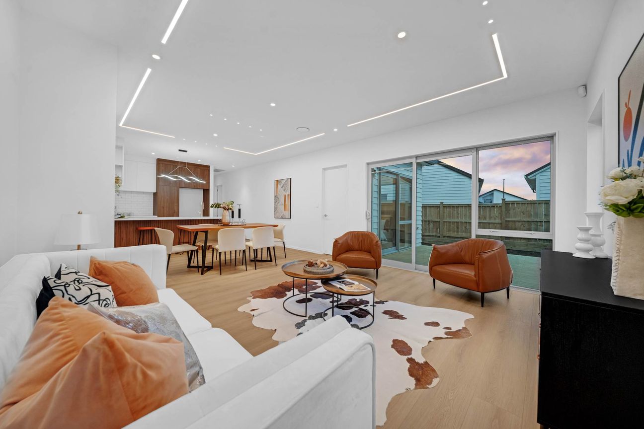 Modern Luxury Meets Multi-Generational Living - Widok 6