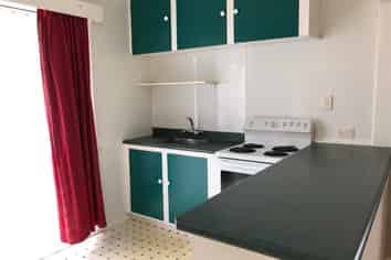 97 Broadway, Carterton