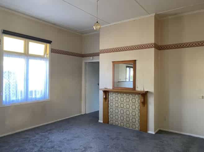 16 Disraeli Street, Hawera