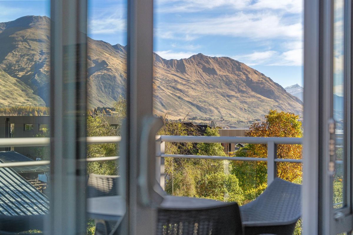 Belvedere Apartment in Central Wanaka - View 4