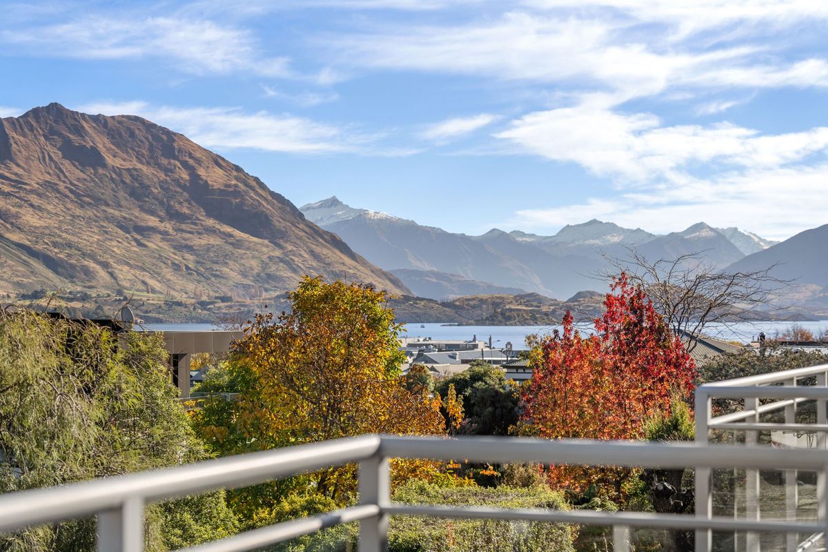 Belvedere Apartment in Central Wanaka - View 2