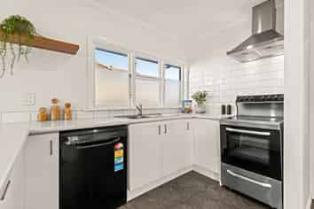 404 Bower Avenue, Parklands