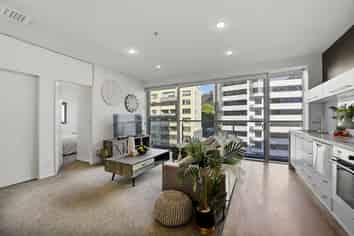 2/602 Beach Road, Auckland Central
