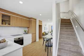 14/929-933 East Coast Road, Torbay
