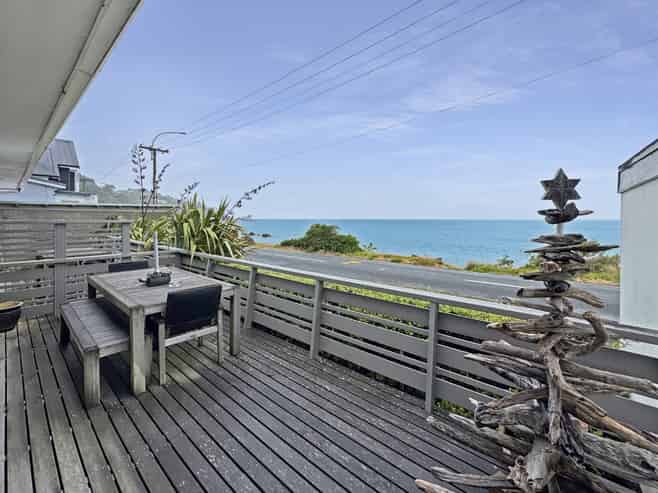 123 Marine Parade, Seatoun