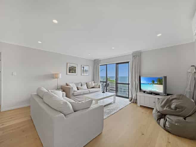 123 Marine Parade, Seatoun
