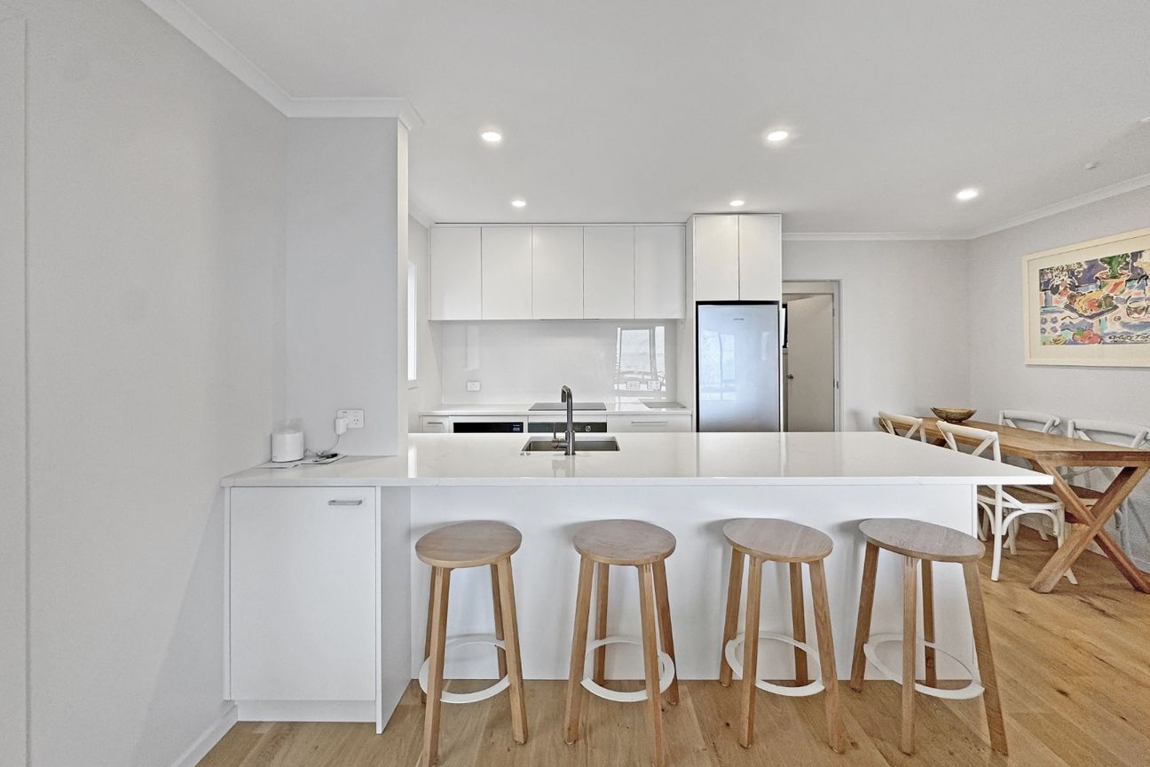 Welcome home to 123 Marine Parade - Fler