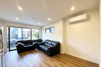 67a  Joshua Carder Dr, Hobsonville