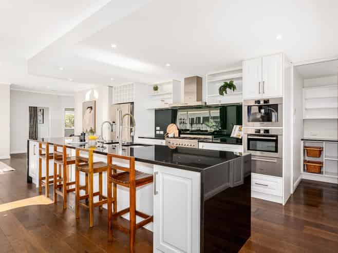 3 Harley Grove, Boulcott