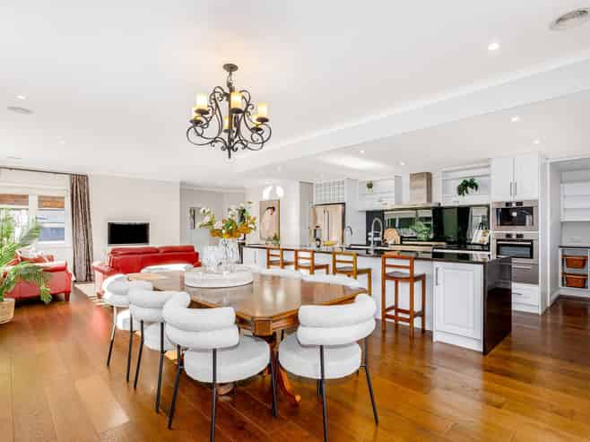 3 Harley Grove, Boulcott
