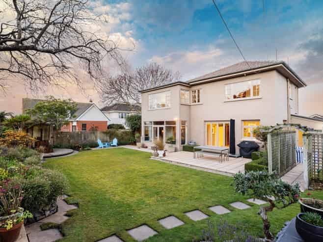 8 Neidpath Road, Mornington