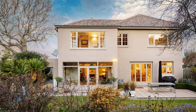 8 Neidpath Road, Mornington