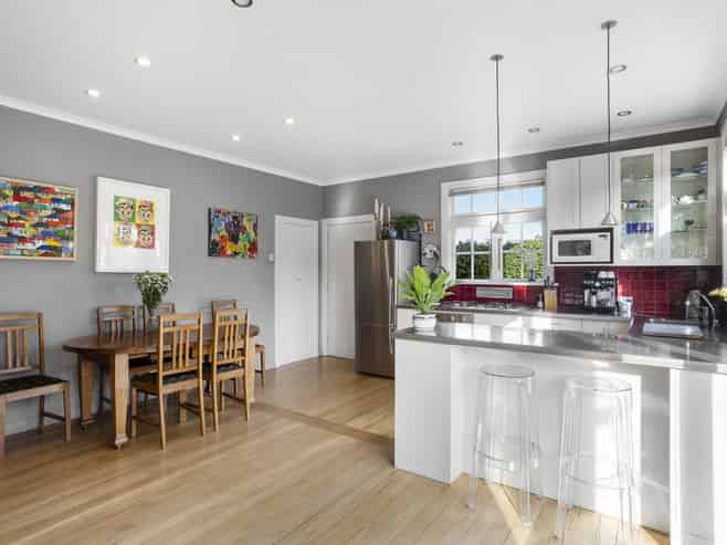 8 Neidpath Road, Mornington