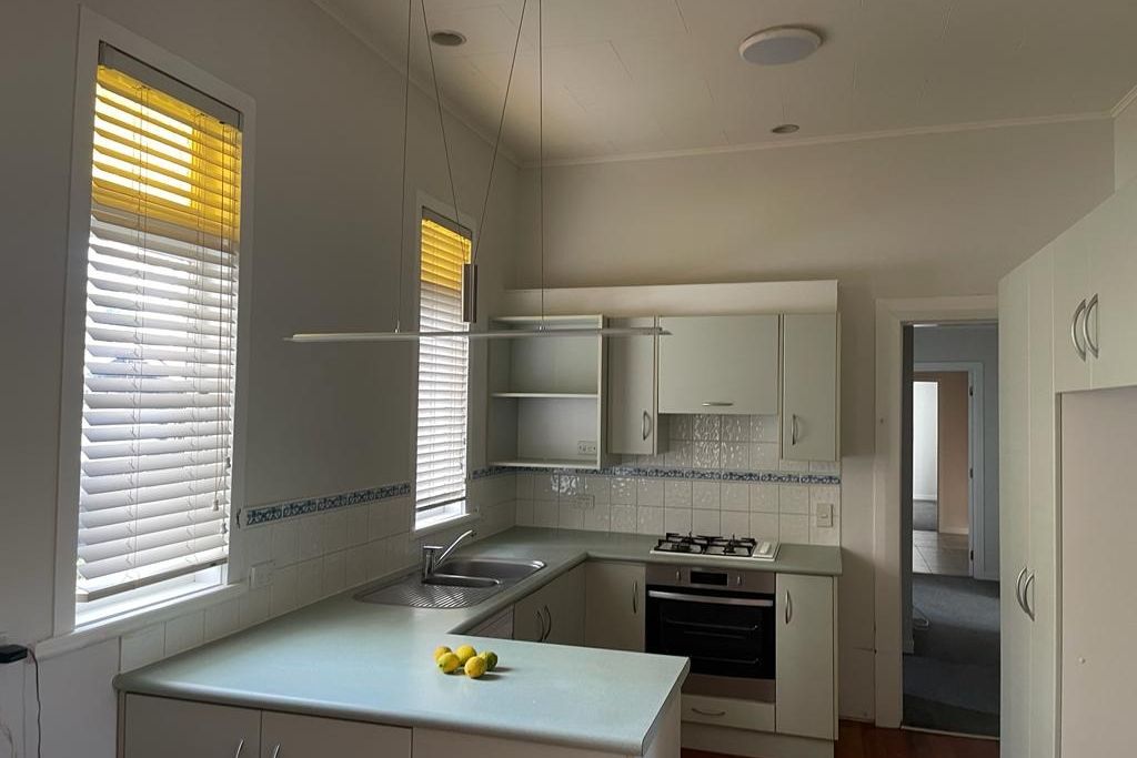 4Bed 2Bath House in Onehunga - Vista 4