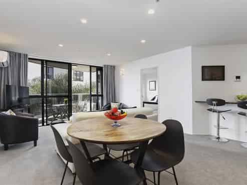 3E/175 Hurstmere Road, Takapuna