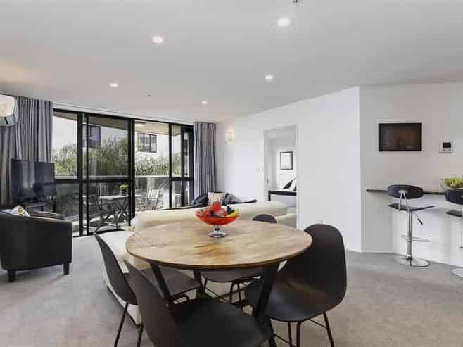 3E/175 Hurstmere Road, Takapuna