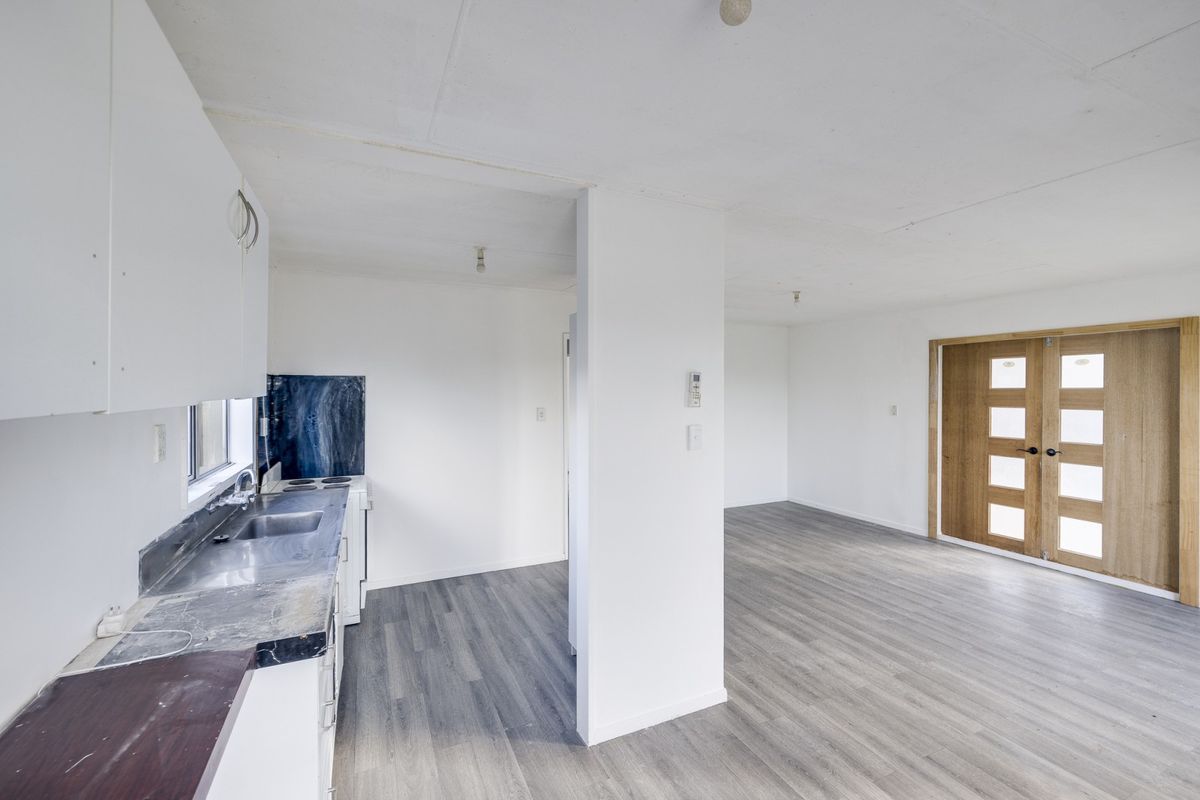 Three Bedroom Home, Possible Quick Sale - Widok 6