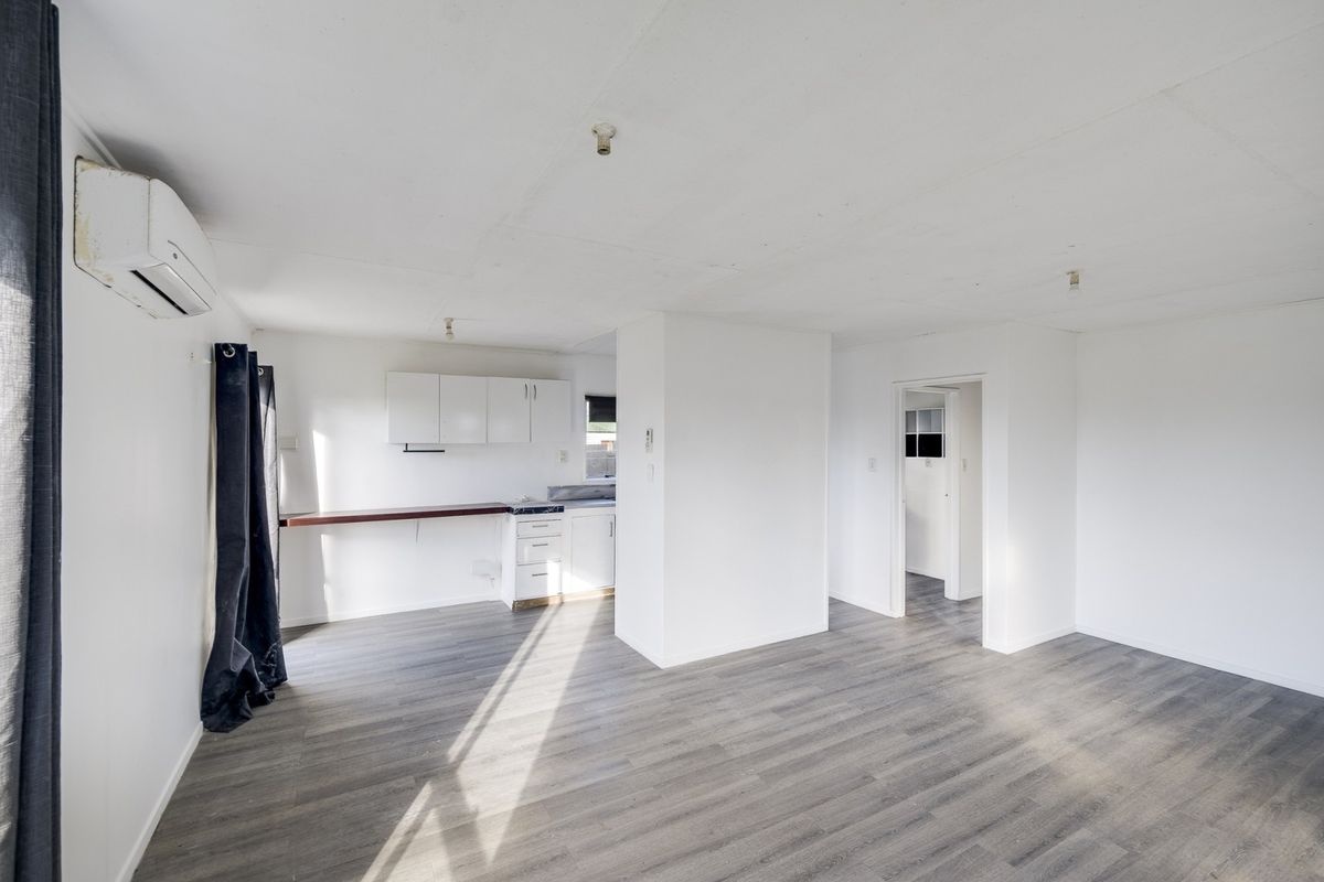 Three Bedroom Home, Possible Quick Sale - Widok 4